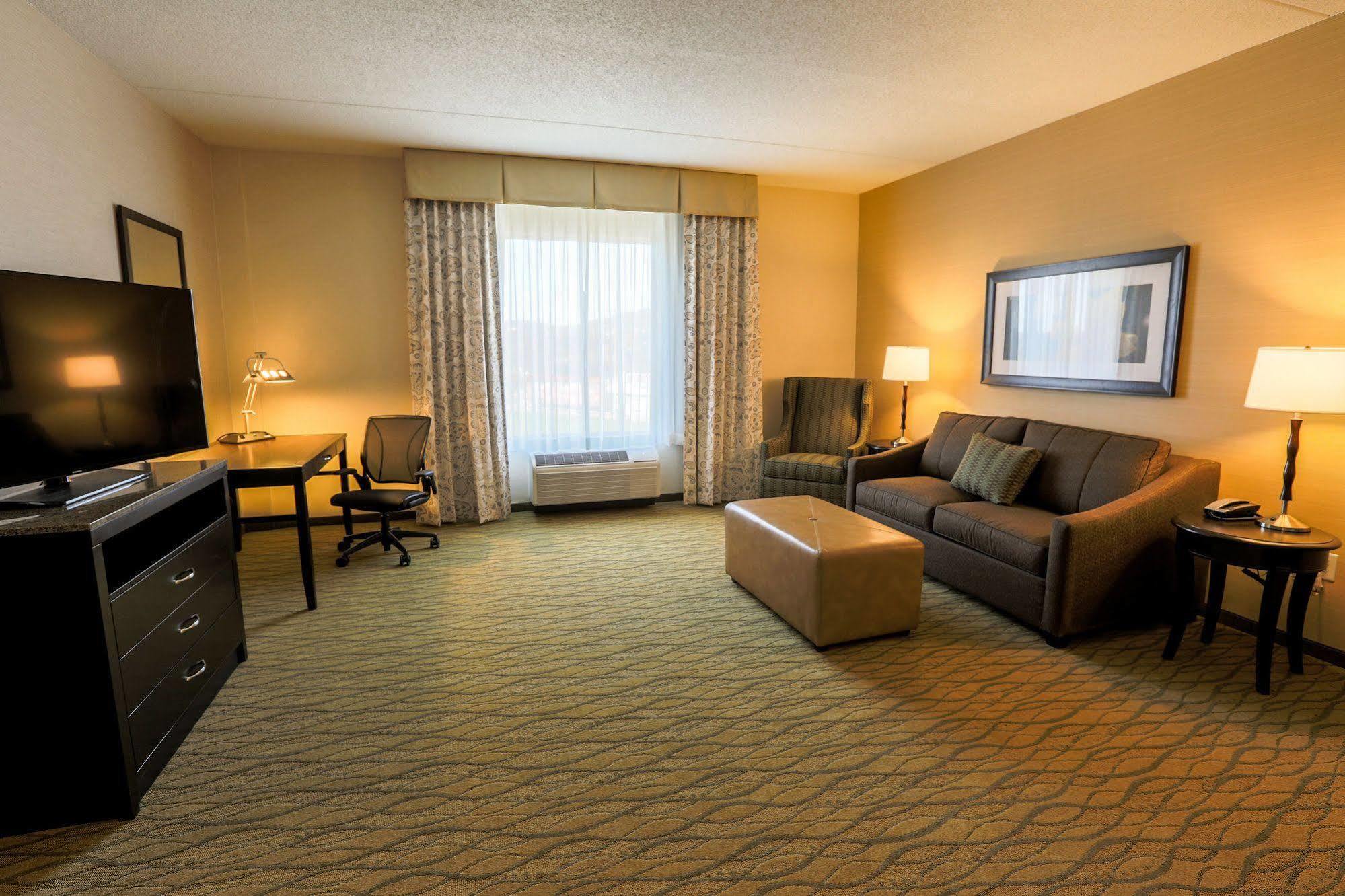 Hilton Garden Inn Indiana At Iup Екстериор снимка